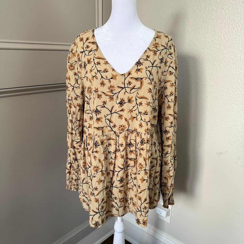 Lane Bryant Tan Floral Peplum, Smocked Sleeve, V-Neck Top Size 14 Rayon